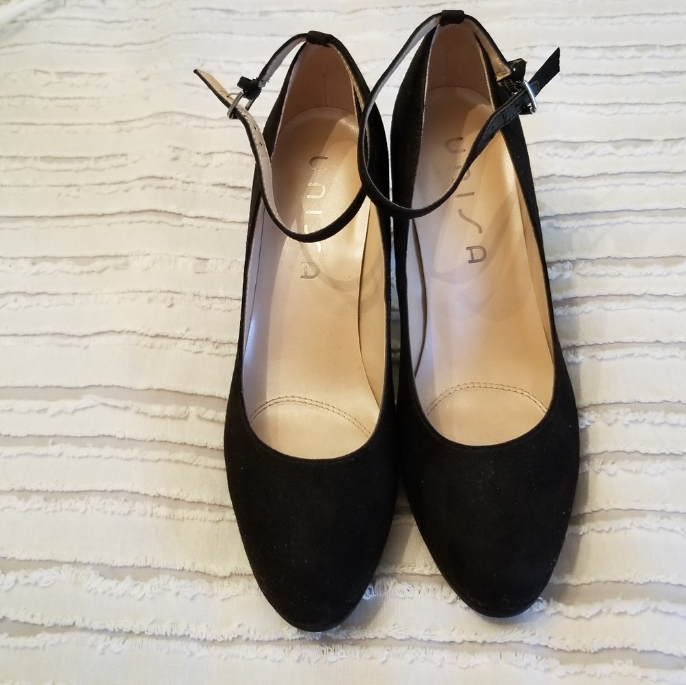 Womens size 8 black ankle strap heel